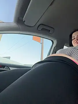 Snapshot of MiraReach chatting on November 30, 2:26 am MiraReach online show from November 30, 2:26 am