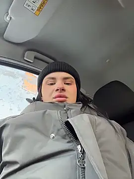 Snapshot of MiraReach chatting on December 21, 4:08 am MiraReach online show from December 21, 4:08 am