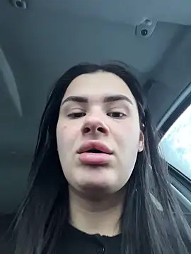 Snapshot of MiraReach chatting on December 23, 3:04 am MiraReach online show from December 23, 3:04 am