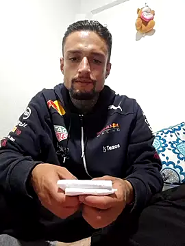 Snapshot of jean--98 chatting on October 18, 12:35 am jean--98 online show from October 18, 12:35 am