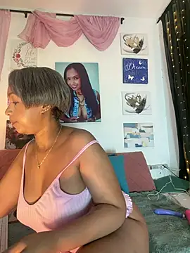 Snapshot of skarlleth_11 chatting on July 31, 12:26 pm skarlleth 11 online show from July 31, 12:26 pm