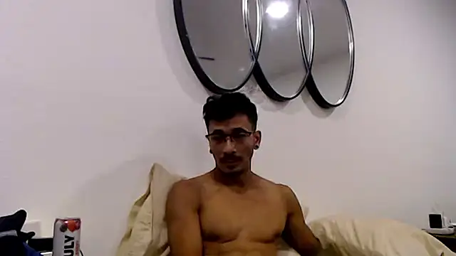 tanjir020 online show from April 3, 1:20 pm