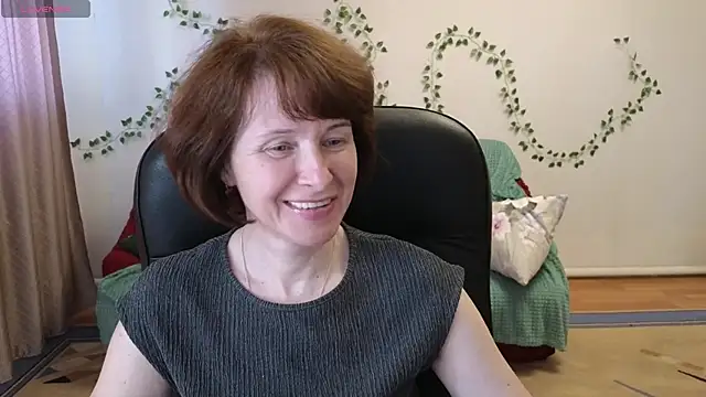 Lia Tito online show from May 4, 1:18 pm