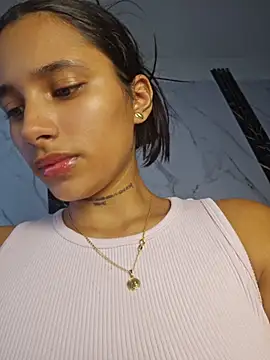 Lorena Mcfly online show from May 15, 9:22 pm