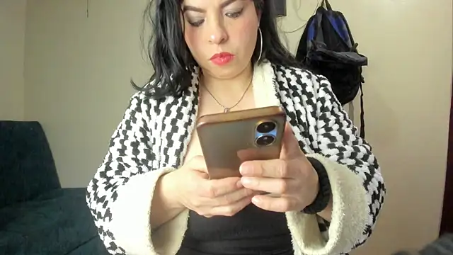 angela suaza online show from October 12, 1:37 am