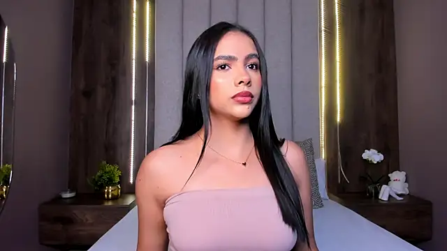 Snapshot of LucySalvatore_ chatting on September 10, 3:12 pm LucySalvatore online show from September 10, 3:12 pm