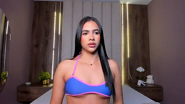 Snapshot of LucySalvatore_ chatting on September 20, 2:07 pm LucySalvatore online show from September 20, 2:07 pm