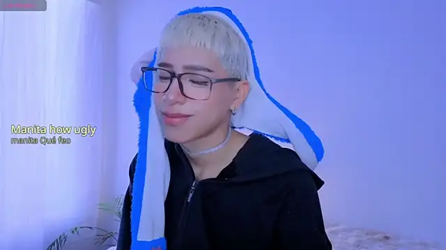 Snapshot of taichi_bluy chatting on September 19, 5:35 pm taichi bluy online show from September 19, 5:35 pm