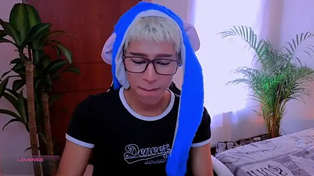 Snapshot of taichi_bluy chatting on September 26, 7:07 pm taichi bluy online show from September 26, 7:07 pm