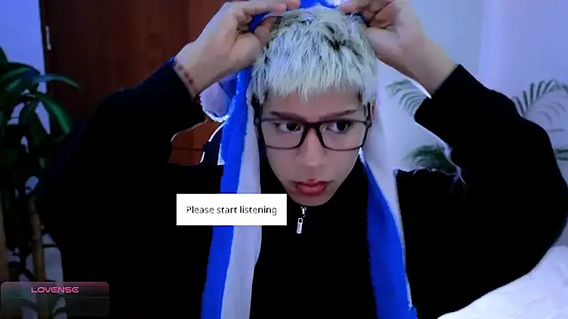 Snapshot of taichi_bluy chatting on October 6, 8:50 pm taichi bluy online show from October 6, 8:50 pm