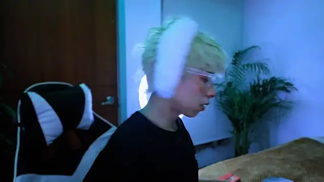 Snapshot of taichi_bluy chatting on October 26, 3:12 am taichi bluy online show from October 26, 3:12 am