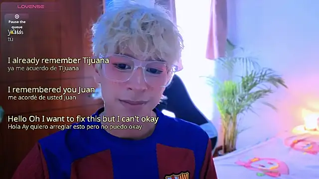 Snapshot of taichi_bluy chatting on October 30, 5:35 pm taichi bluy online show from October 30, 5:35 pm