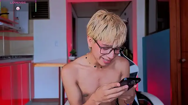 taichi bluy online show from January 19, 4:00 pm