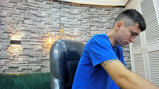 mike whitee online show from September 27, 9:36 am