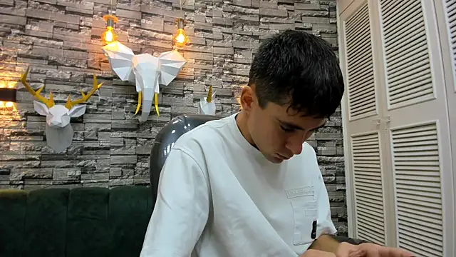 mike whitee online show from October 9, 8:01 am