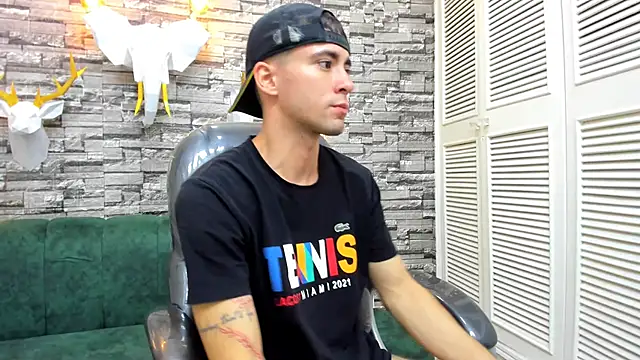 mike whitee online show from October 13, 7:30 am