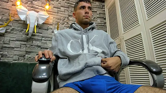 mike whitee online show from October 14, 11:55 am