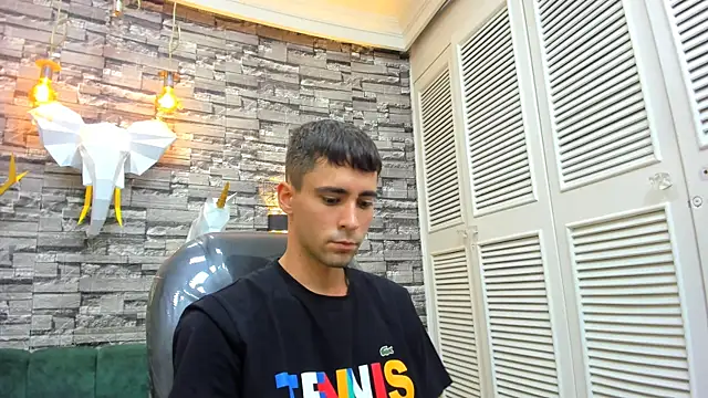 mike whitee online show from November 1, 1:57 pm