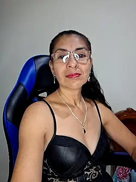 Snapshot of Natasha_50 chatting on January 13, 3:01 am Natasha 50 online show from January 13, 3:01 am