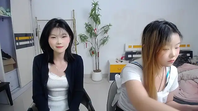 Snapshot of Babygirls523 chatting on September 25, 11:03 am Babygirls523 online show from September 25, 11:03 am