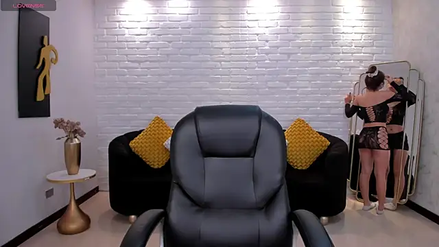 IbizaJacobs online show from December 18, 12:11 pm