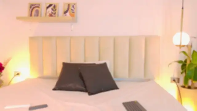 Emely Deluxe online show from May 9, 9:47 am