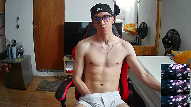 angelicious  online show from November 22, 1:43 pm