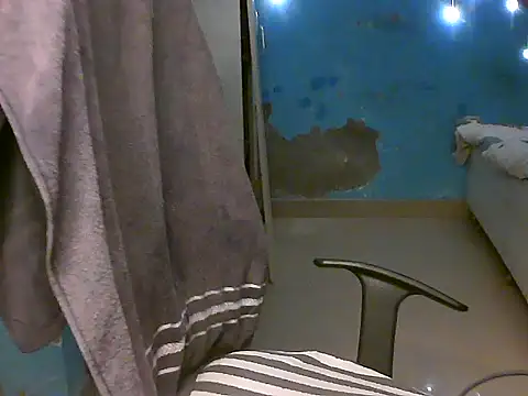 Snapshot of RENUKA_RAJPUT chatting on April 5, 6:38 pm RENUKA RAJPUT online show from April 5, 6:38 pm