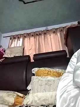 Snapshot of OliviaMorris1 chatting on February 18, 11:50 am OliviaMorris1 online show from February 18, 11:50 am