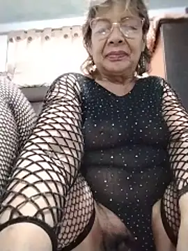 Snapshot of OliviaMorris1 chatting on May 23, 4:22 pm OliviaMorris1 online show from May 23, 4:22 pm