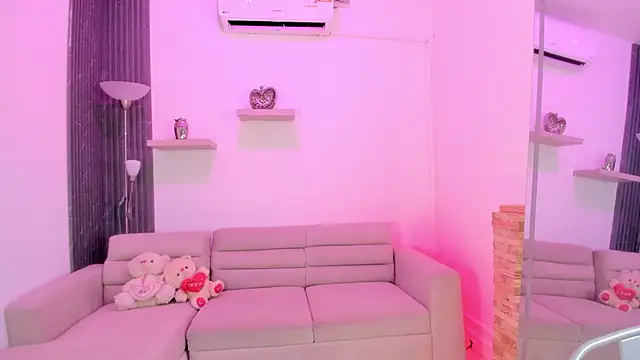 anuskah online show from December 17, 7:42 pm