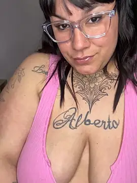 Snapshot of valen1891 chatting on September 19, 2:02 am valen1891 online show from September 19, 2:02 am