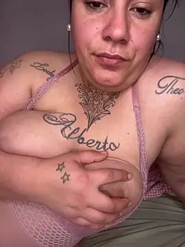 Snapshot of valen1891 chatting on October 3, 12:57 pm valen1891 online show from October 3, 12:57 pm