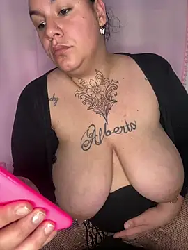 Snapshot of valen1891 chatting on November 25, 2:22 am valen1891 online show from November 25, 2:22 am