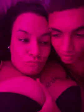 Snapshot of valen1891 chatting on April 8, 12:43 am valen1891 online show from April 8, 12:43 am