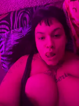 Snapshot of valen1891 chatting on April 13, 3:34 am valen1891 online show from April 13, 3:34 am