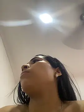 Snapshot of Rosa_25x chatting on May 7, 12:32 pm Rosa 25x online show from May 7, 12:32 pm