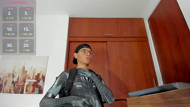 Snapshot of tristan_gold chatting on September 28, 10:59 pm tristan gold online show from September 28, 10:59 pm