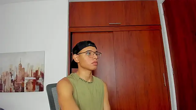 Snapshot of tristan_gold chatting on September 30, 12:32 pm tristan gold online show from September 30, 12:32 pm