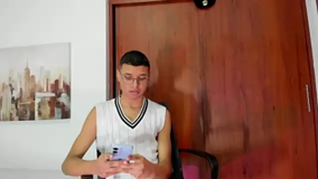 Snapshot of tristan_gold chatting on October 28, 12:58 am tristan gold online show from October 28, 12:58 am