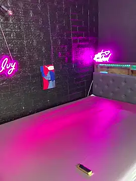 Shy Ivy online show from November 2, 9:39 pm