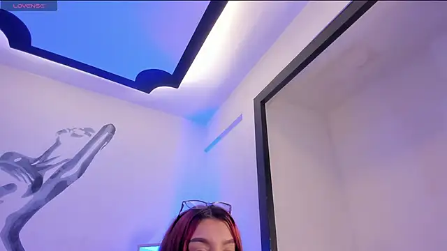 CleoWhite online show from February 1, 8:07 pm