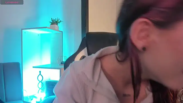 CleoWhite online show from February 9, 8:02 pm