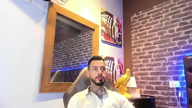 VinzenzRizzo online show from October 14, 4:24 am