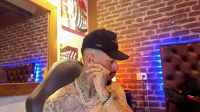 VinzenzRizzo online show from November 15, 6:15 pm