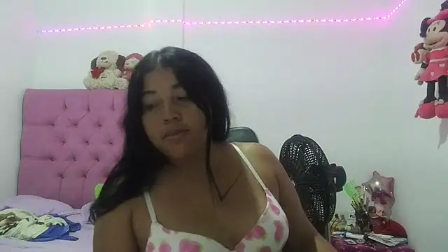 angelHeath13 online show from June 5, 2:40 am