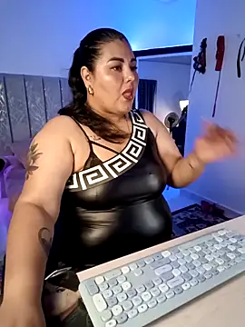 Snapshot of AndreaKinky chatting on October 3, 10:51 pm AndreaKinky online show from October 3, 10:51 pm