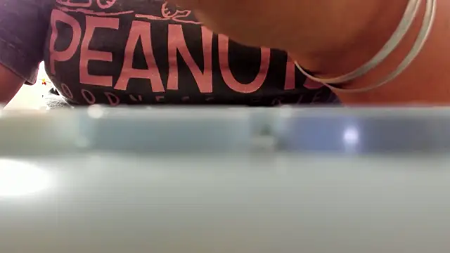 Snapshot of AndreaKinky chatting on October 28, 8:33 pm AndreaKinky online show from October 28, 8:33 pm