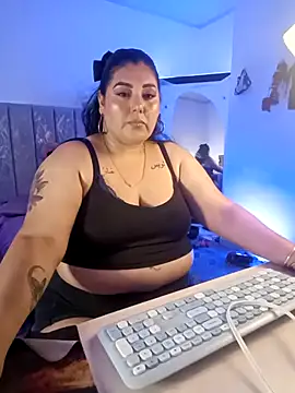 Snapshot of AndreaKinky chatting on October 30, 8:16 am AndreaKinky online show from October 30, 8:16 am