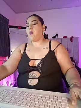 AndreaKinky online show from February 19, 8:10 am